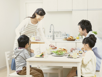 毎日3食食べ、おやつを食べすぎない習慣